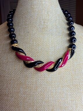 Rare Vintage MiMi Di N 1986 Black Beaded Gold and Magenta Twist Enamel Necklace